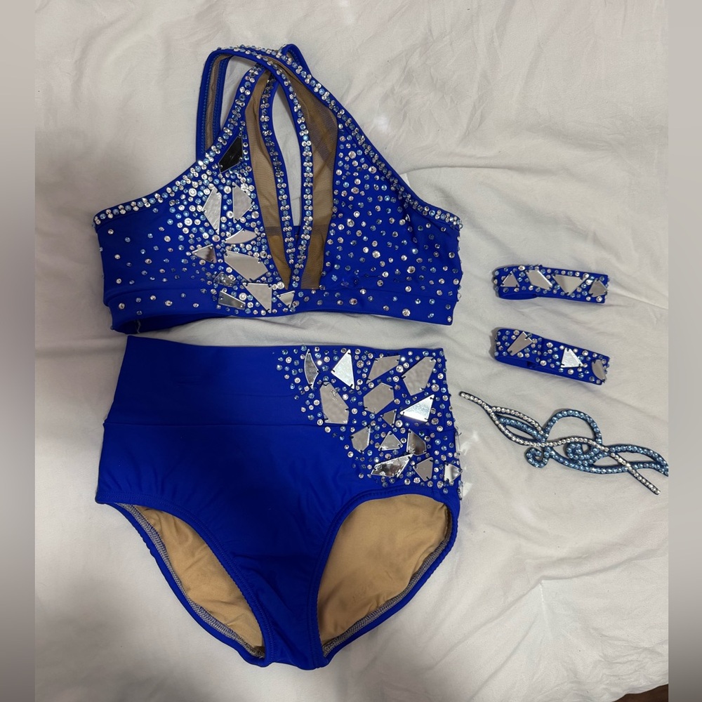 AA Dance semi custom base